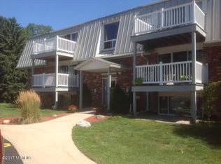 6710 Cascade Rd SE #12, Grand Rapids, MI 49546