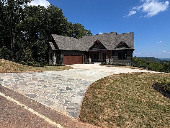 2nd image of 811 Raven Rd