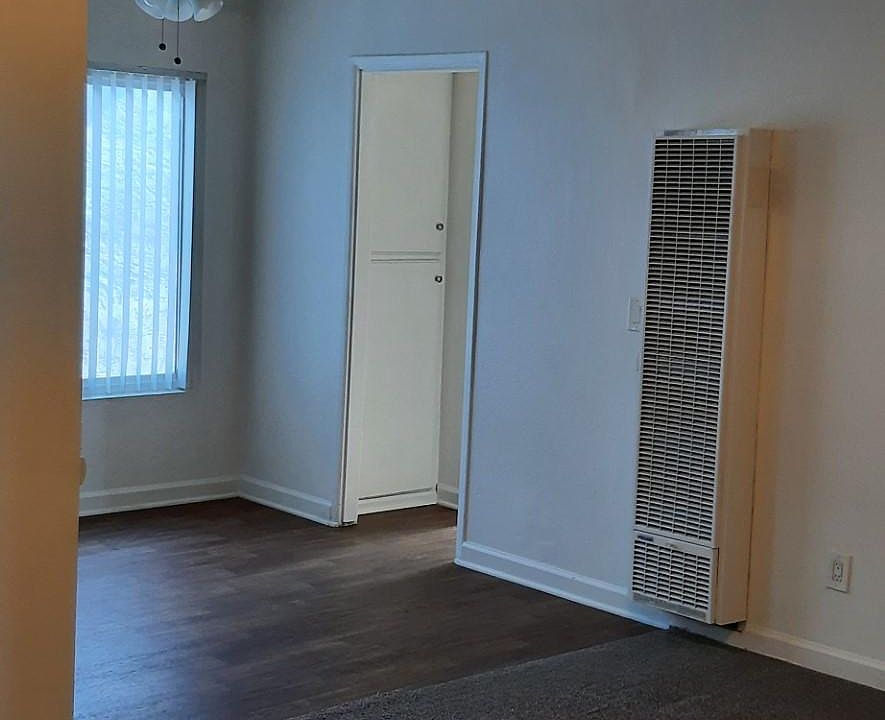 1st image of 4225 Menlo Ave APT 7