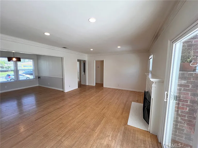 5618 Fallsgrove St — Photo 14