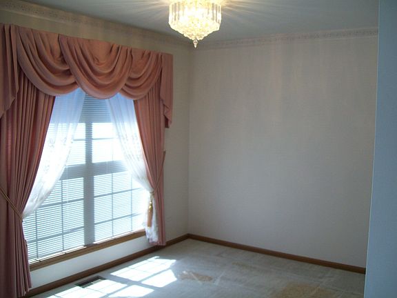3rd image of 9145 Greencastle Ln