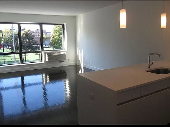 3rd image of 1125 45th Ave APT 2C