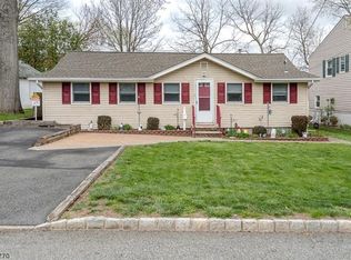 52 Longview Ave, Lake Hiawatha, NJ 07034