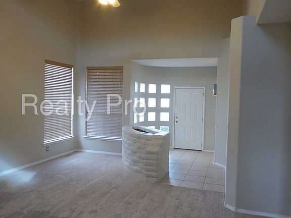 3rd image of 7701 Storrie Pl NE