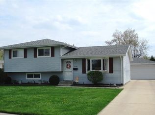 3124 E 99th St, Highland, IN 46322