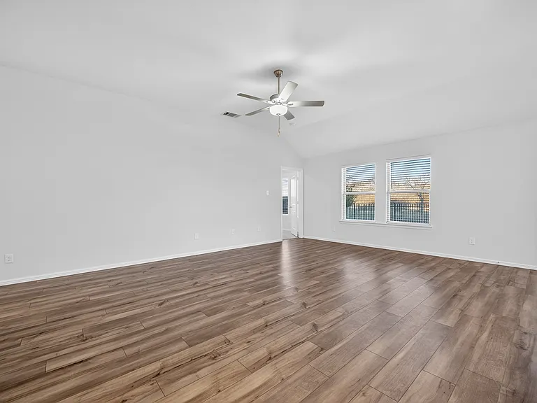 2704 Rambling Rd — Photo 14