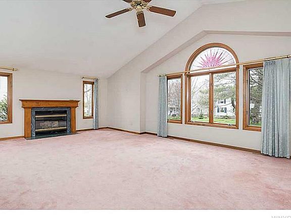 3rd image of 853 Oakwood Ave