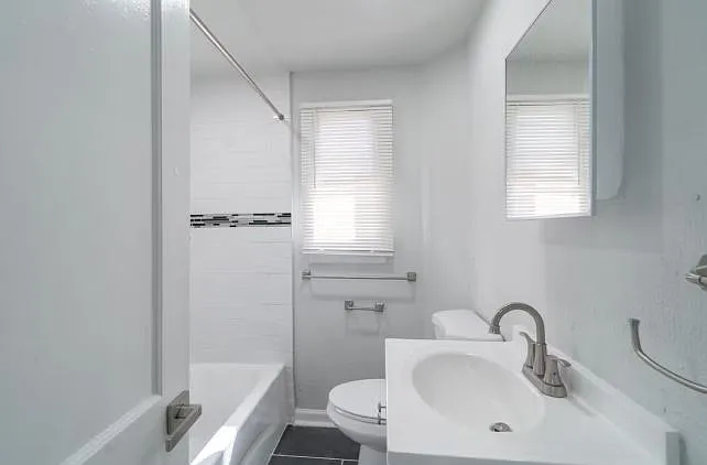 126 Yorke St — Photo 3