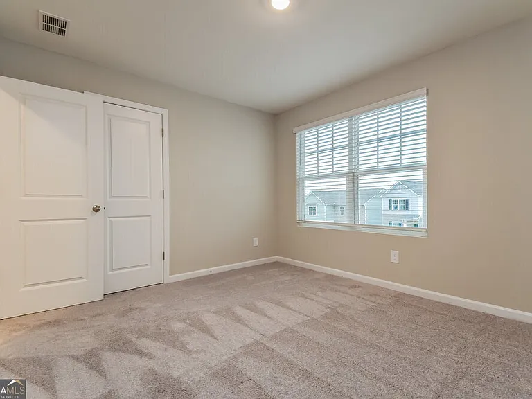 525 Knightsbridge Ln — Photo 13
