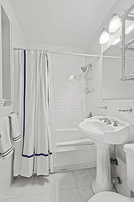 Rented by Nest Seekers International | media 6