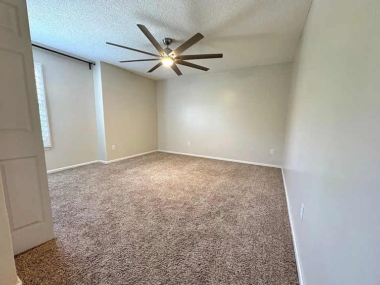 11288 Panther Creek Pkwy — Photo 24
