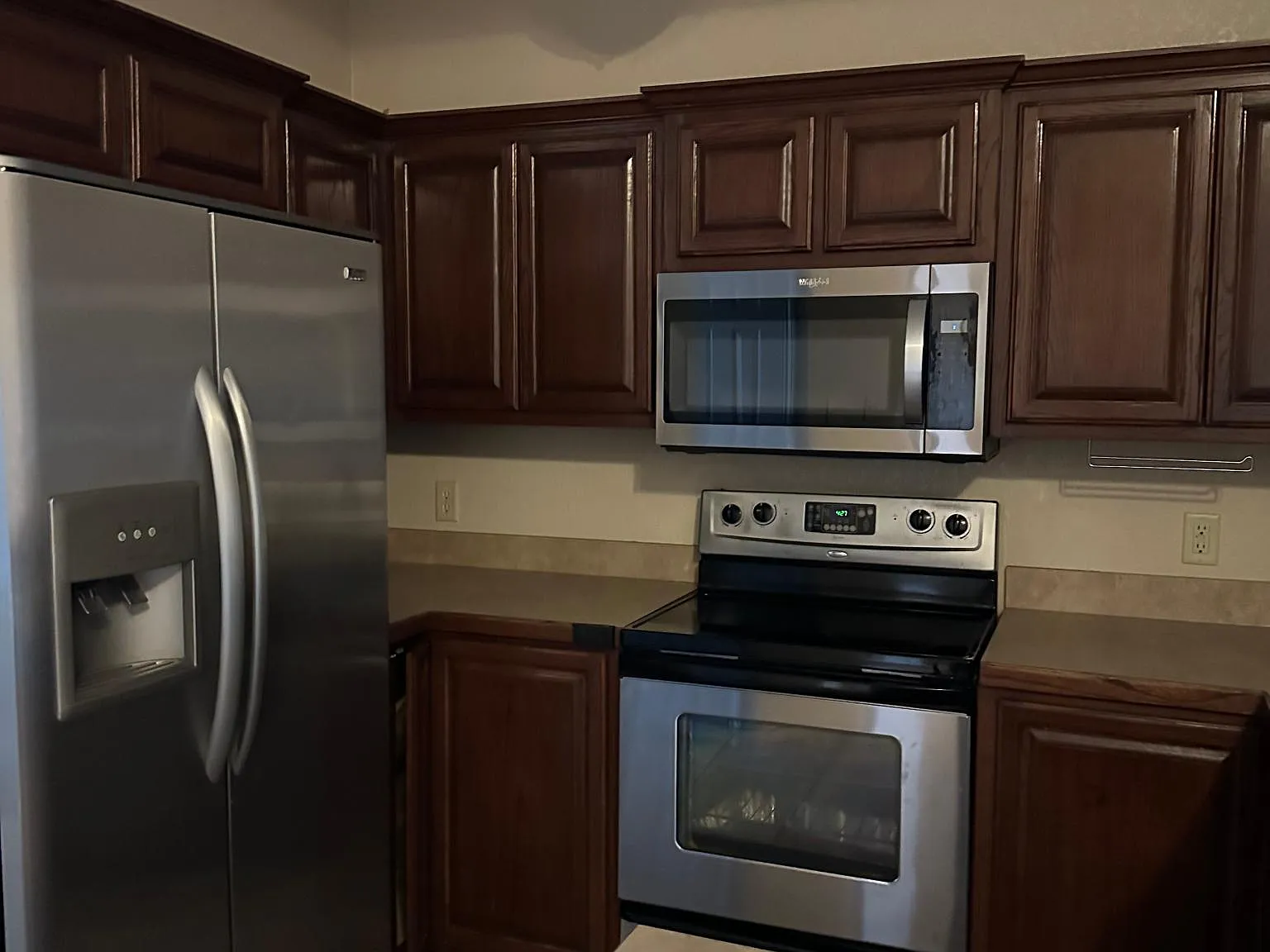 3 bed, 1374 sqft, $2,000 — Photo 4