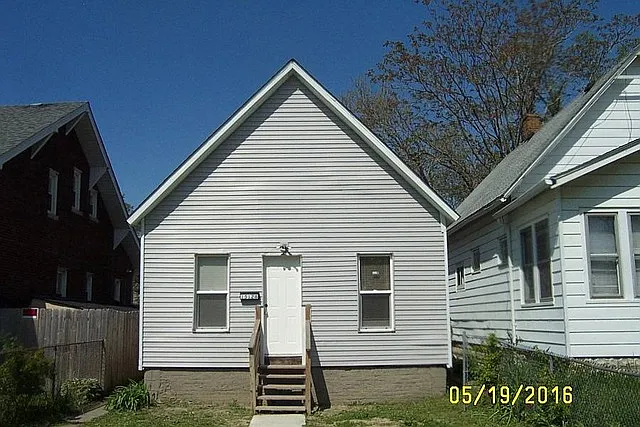 15128 Turlington Ave photo 1