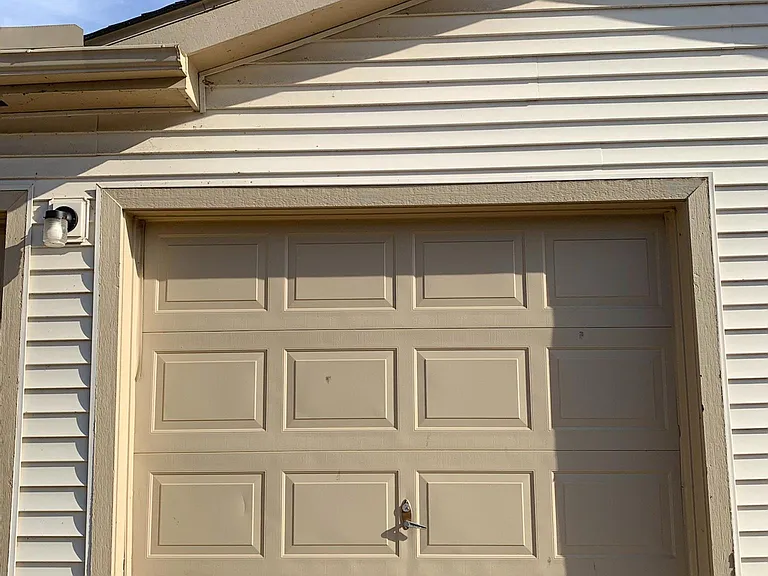 Detached garage
