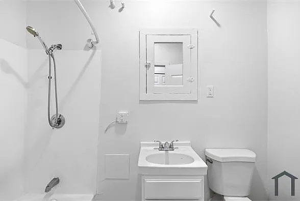 5251 S Main St #D — Photo 7