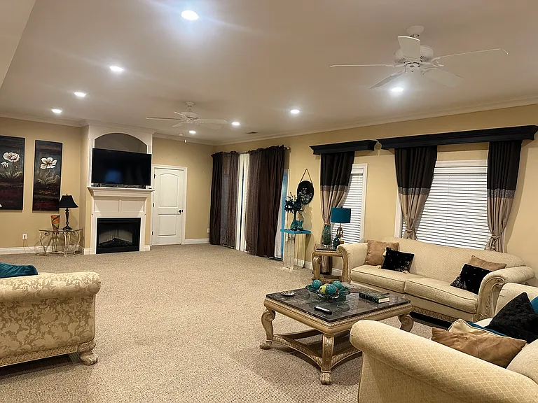 9500 Hayden Creek Ct — Photo 3