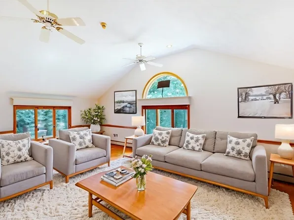 22 Starview Dr, Sudbury, MA 01776