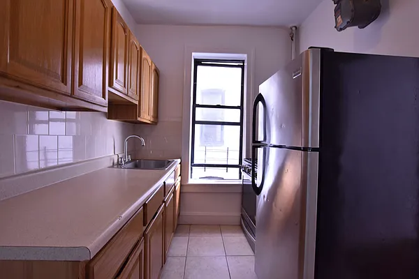 Rented by Clove Realty LLC | media 16