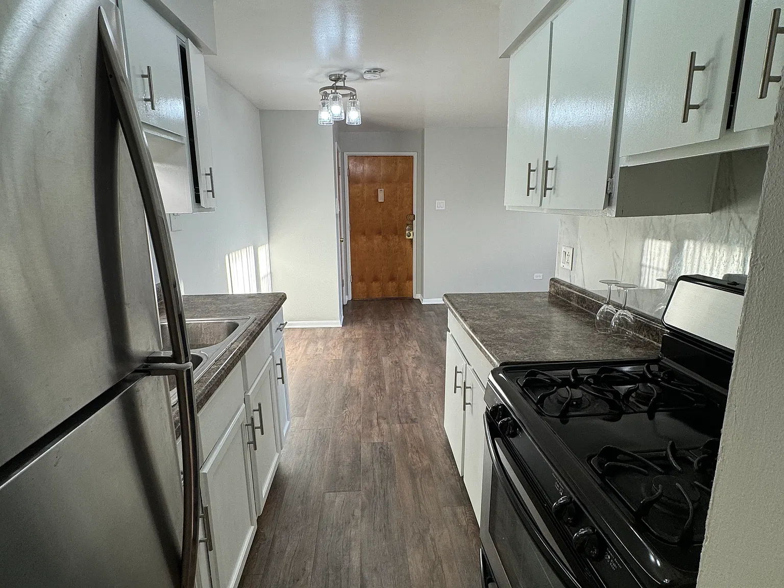 2 bed, 900 sqft, $1,250 — Photo 4