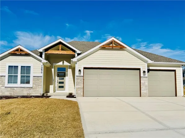 13670 NW 71st St, Kansas City, MO 64152