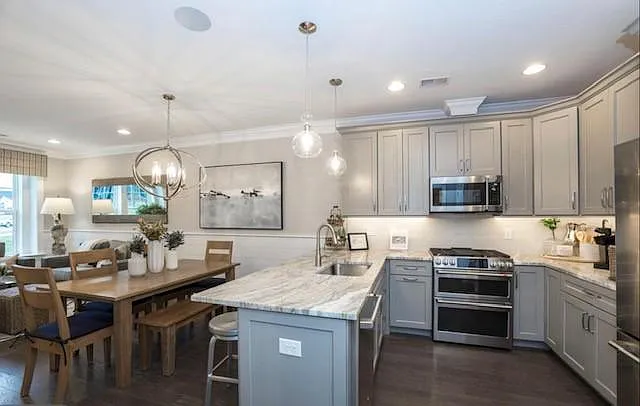 248 Charles Ellis Dr — Photo 2