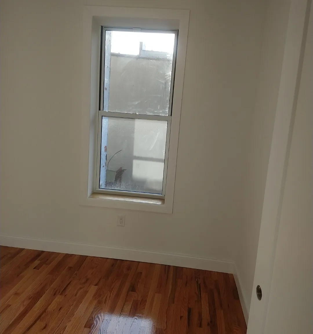 4003 5th Avenue — Photo 2