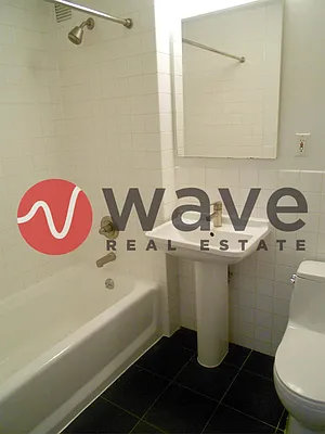 Rented by Wave Real Estate Group | media 6