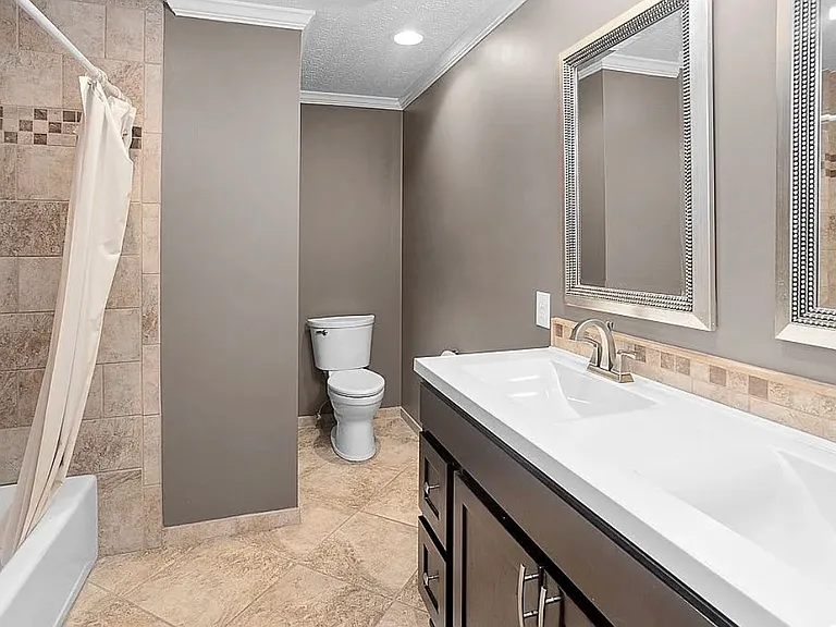 1402 Westen St — Photo 6