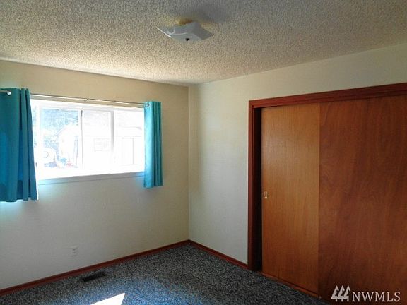 4th image of 612 141st St S