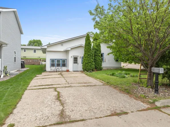 411 14th Ave SW, Minot, ND 58701