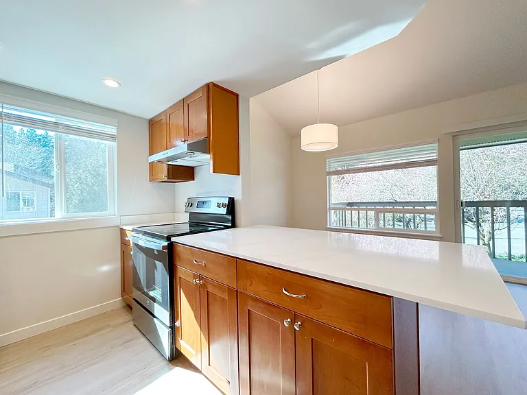 Bellefield Manor — Photo 19