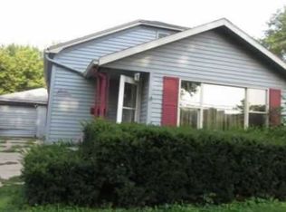 717 Saunders Ave, Hastings, NE 68901