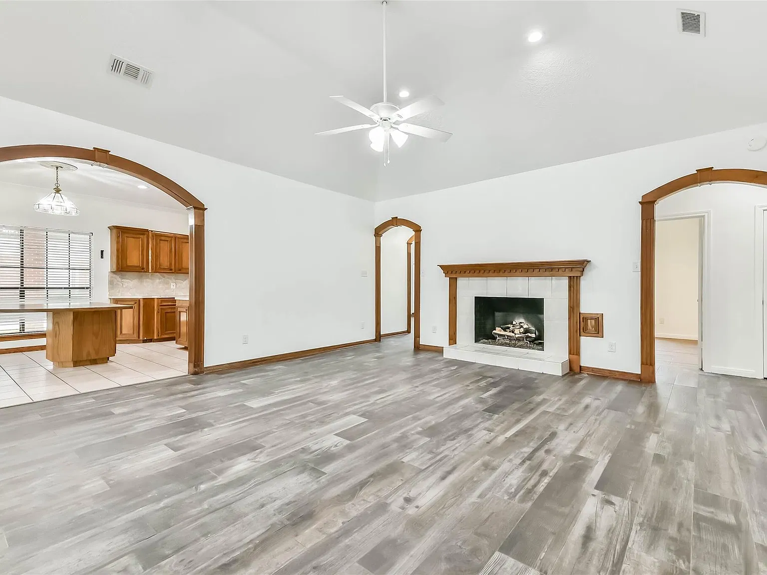 5 bed, 3.5 bath, 3044 sqft, $2,600 — Photo 4