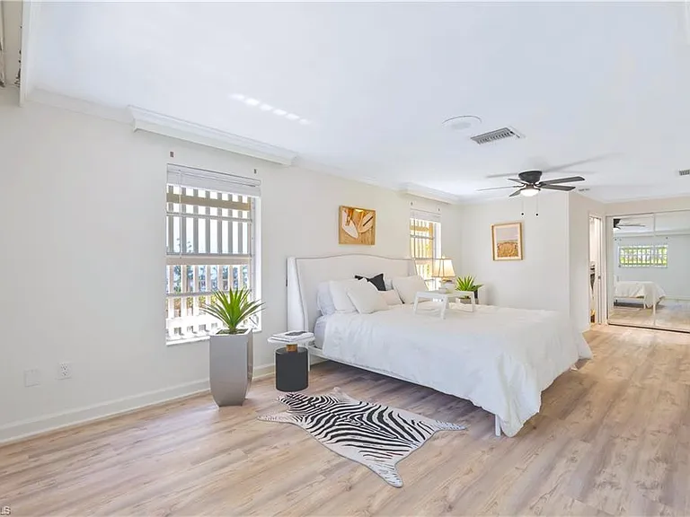 2125 Marina Dr — Photo 19