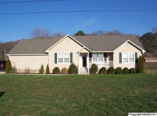 405 Robinwood Ln, Woodville, AL 35776