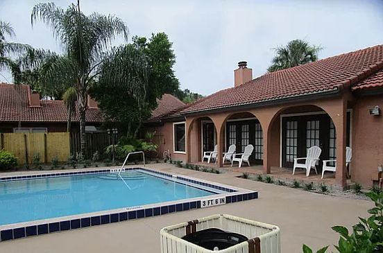 2nd image of 606 Saint Johns Ct