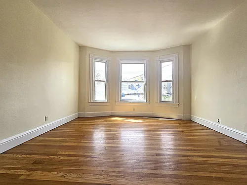 45 Auburn St Photo 1