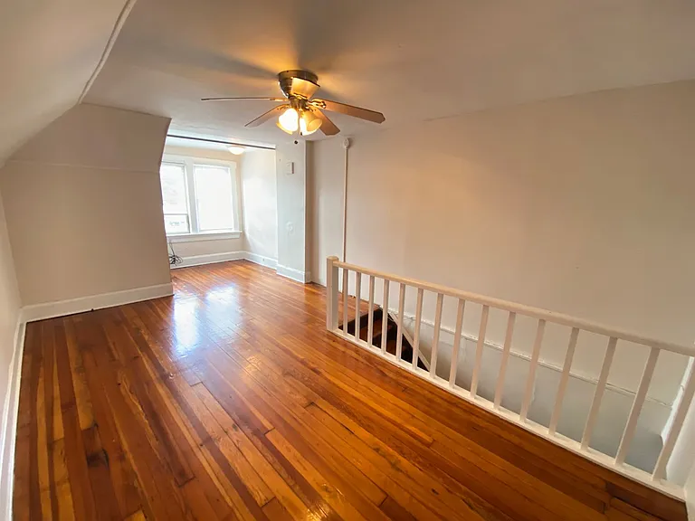 King Ave 252-254 SCR — Photo 13