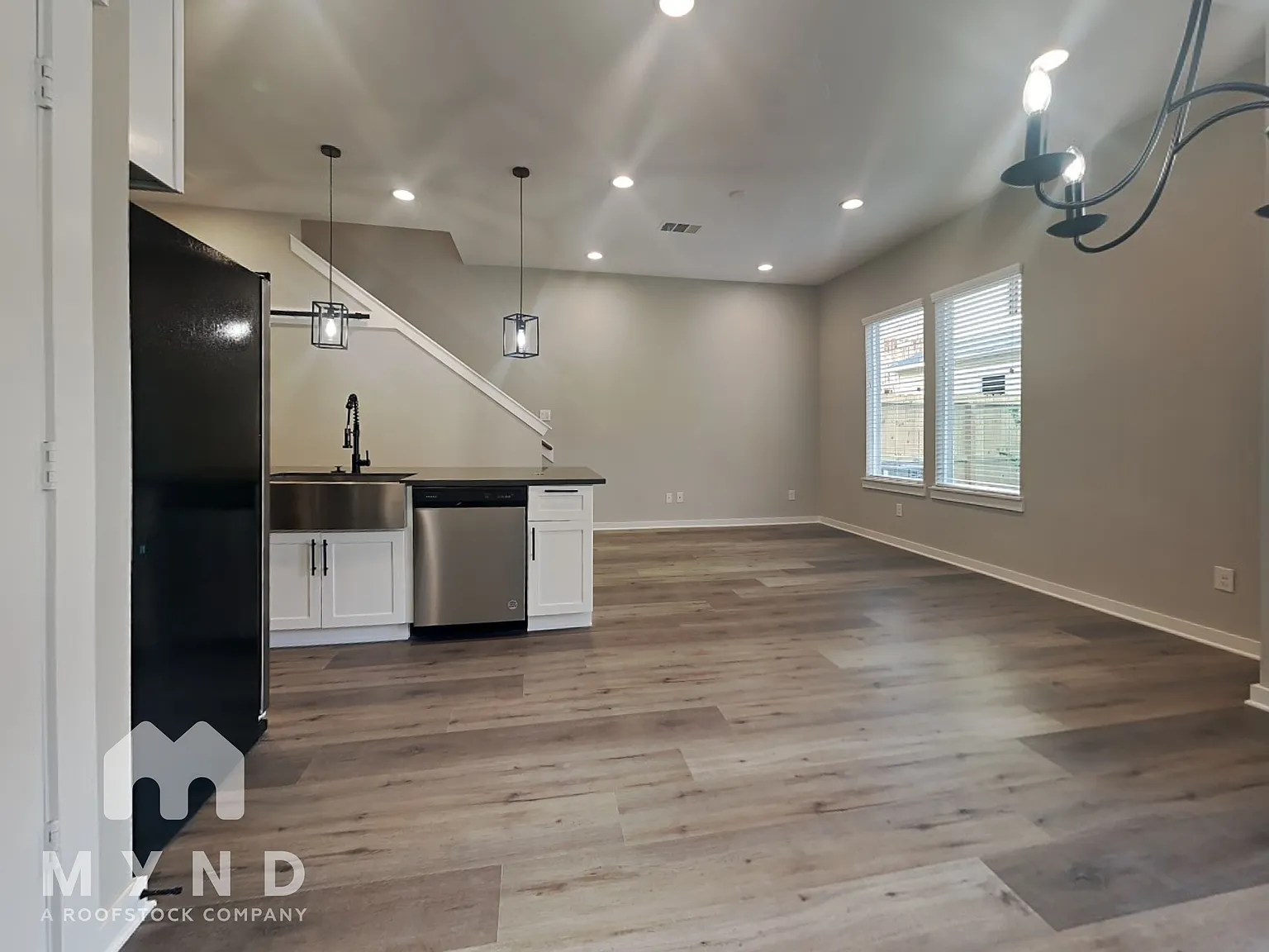 3 bed, 2.5 bath, 1694 sqft, $2,085 — Photo 4