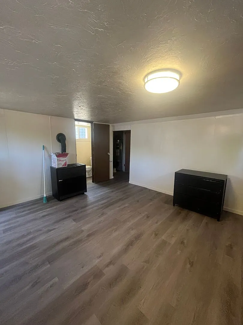 1-Bedroom Apartment in downtown Eugene — Photo 2