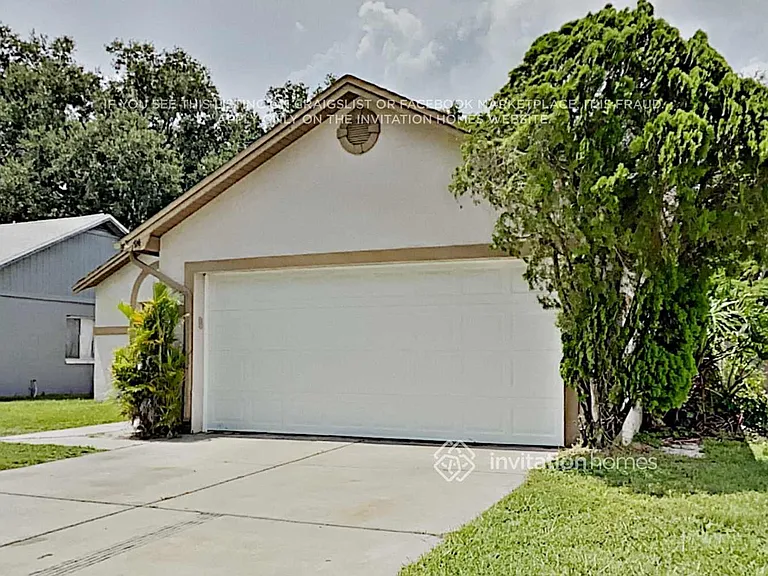 1714 Brandon Trace Ave — Photo 3