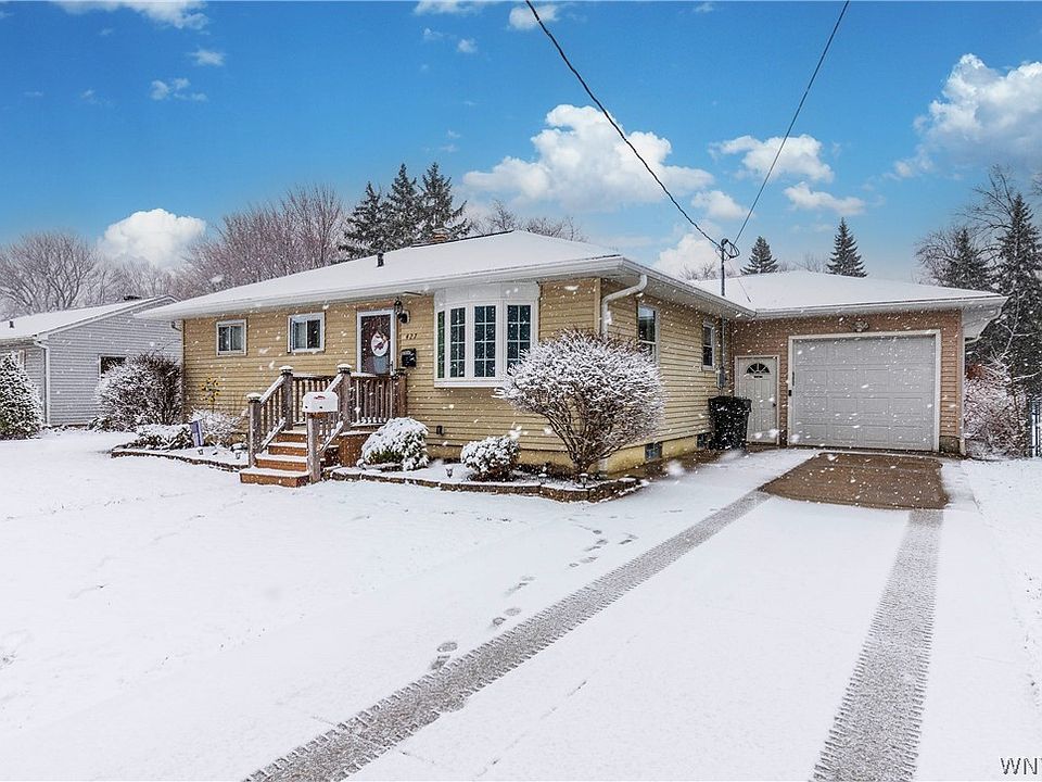 1st image of 427 Walck Rd