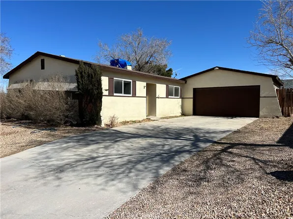 14364 Cactus Dr, Victorville, CA 92395