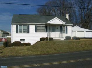 606 Montgomery Ave, Pennsburg, PA 18073