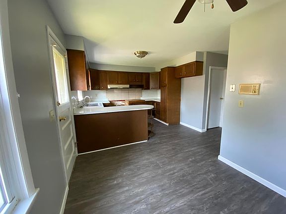 5th image of 115 E Tennessee St