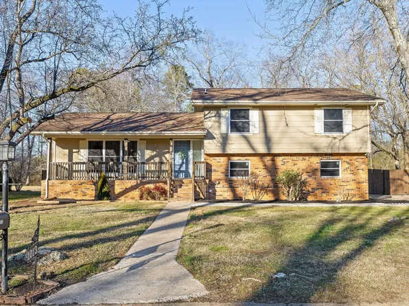 1013 Ambrose Ln, Hixson, TN 37343