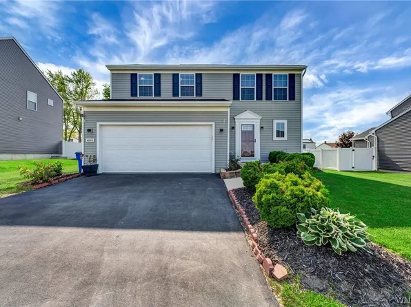 4644 Logans Ln, Hamburg, NY 14075