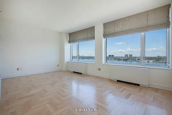 Rented by Town Residential | media 2