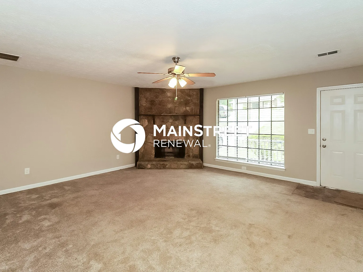 8170 Winewood Ct — Photo 2