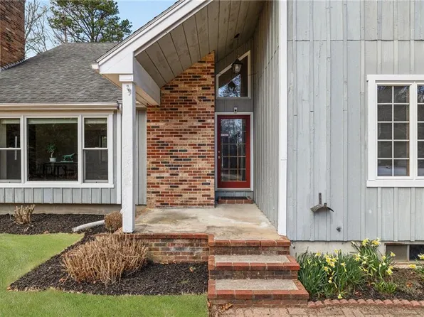 75 Richmond Townhouse Rd, Richmond, RI 02812